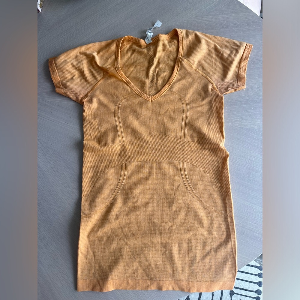 Lululemon V-Neck workout shirt - size 6